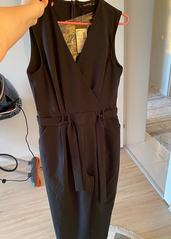 Siyah V Yaka Kemerli Kadın Tulum - Görsel 7