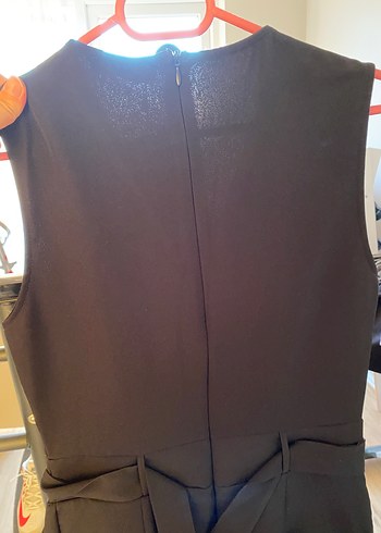 Siyah V Yaka Kemerli Kadın Tulum - Görsel 5