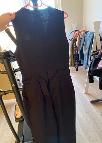 Siyah V Yaka Kemerli Kadın Tulum - Görsel 6