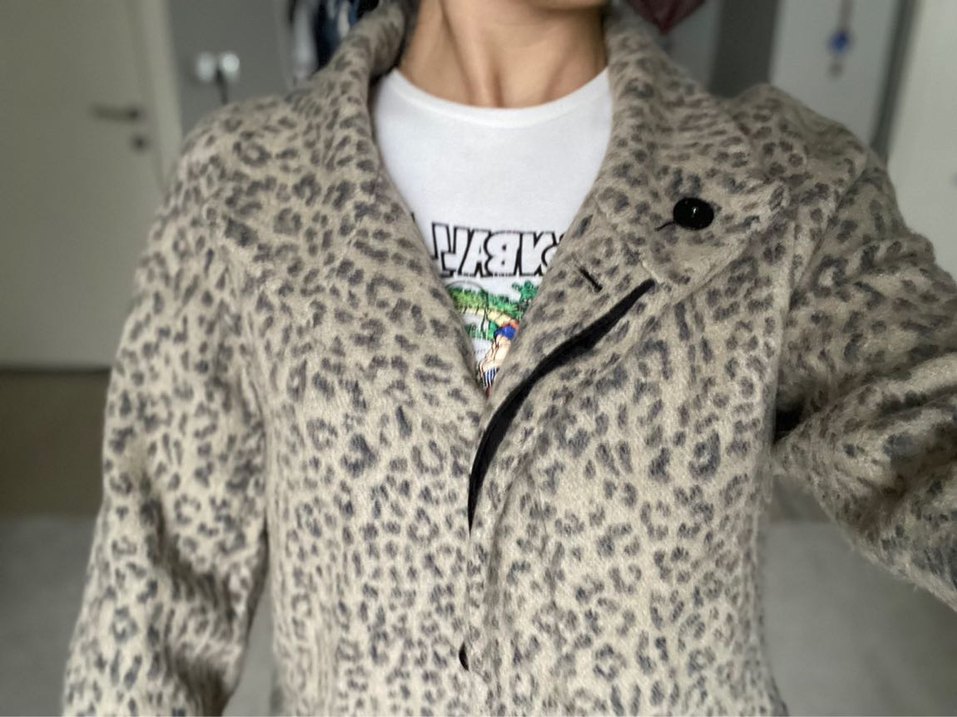 Leopar Desenli Düğmeli Kaban - Görsel 4