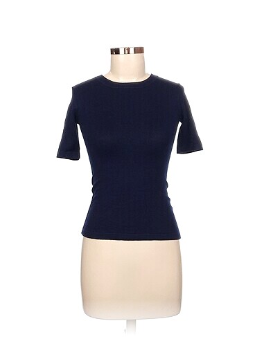 Zara T-shirt %70 İndirimli.
