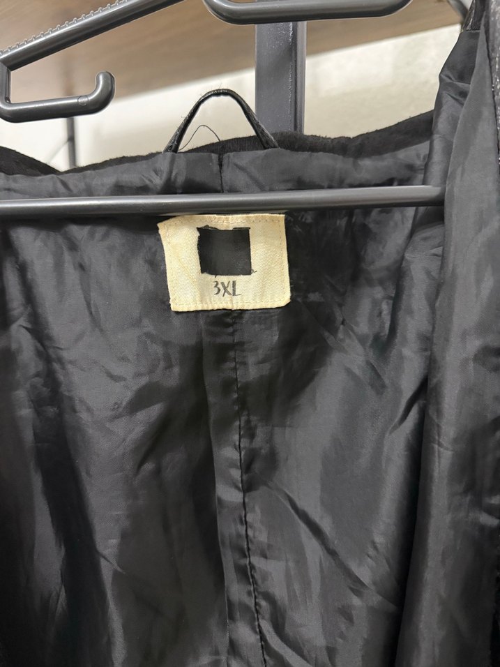 Sokak Stili Siyah Deri Midi Yağmurluk - Görsel 4