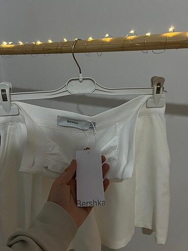 xs Beden beyaz Renk BERSHKA ŞORT ETEK