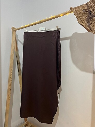 ZARA SATEN ETEK YIRTMAÇLI