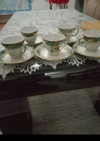 Altılı Beyaz Çiçek Desenli Kahve Fincanı Takımı