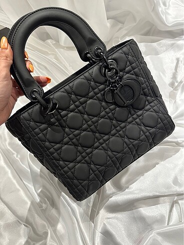 Lady Dior model siyah çanta