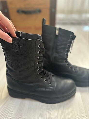 39 Beden Kadın siyah postal bot