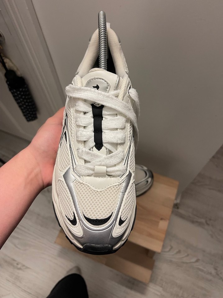 Bershka spor ayakkabı - Görsel 3