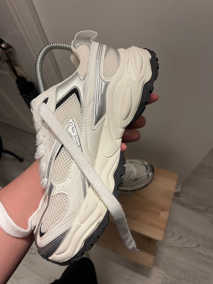 Bershka spor ayakkabı - Görsel 5