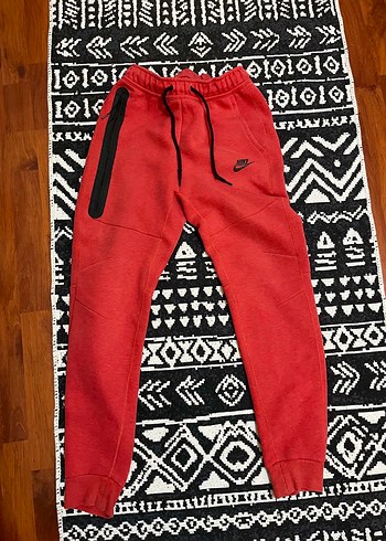 Nike tech 4. Sezon eşofman altı