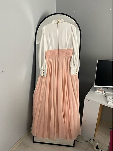 Uzun pembe kemer detaylı abiye - Görsel 2