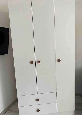 Beyaz Üç Kapılı Gardırop - Görsel 3