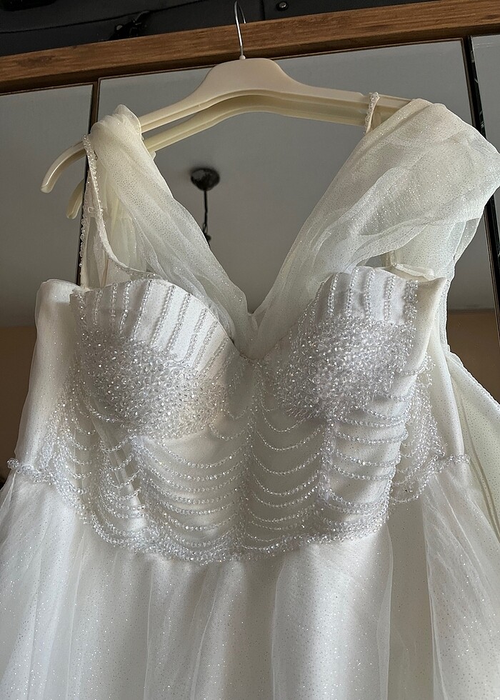 boncuklu omuz detay elbise - Görsel 2