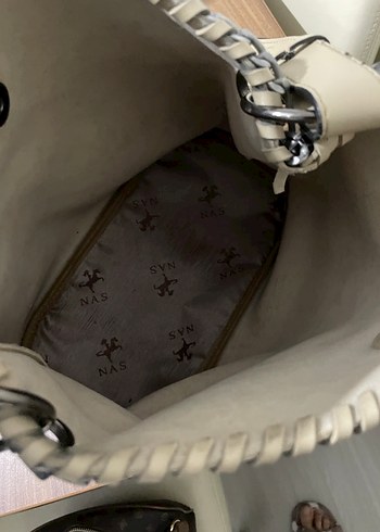 Zincir Detaylı Bej Deri Kadın Çanta - Görsel 3