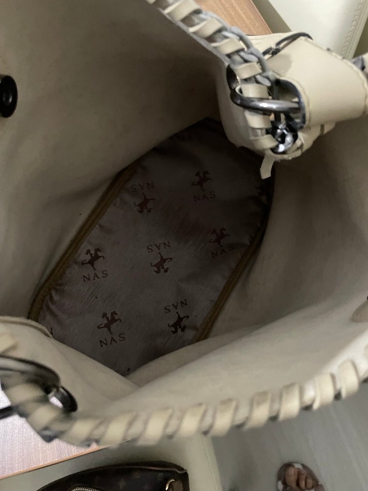 Zincir Detaylı Bej Deri Kadın Çanta - Görsel 3