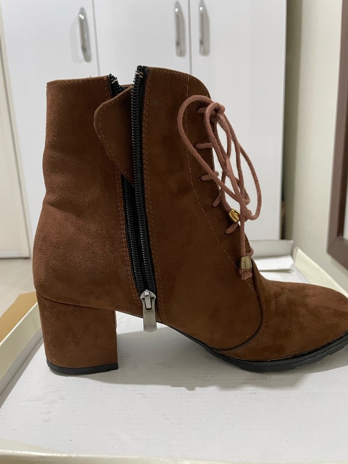 Kahverengi Süet Bağcıklı Stiletto Topuklu Kadın Bot - Görsel 2