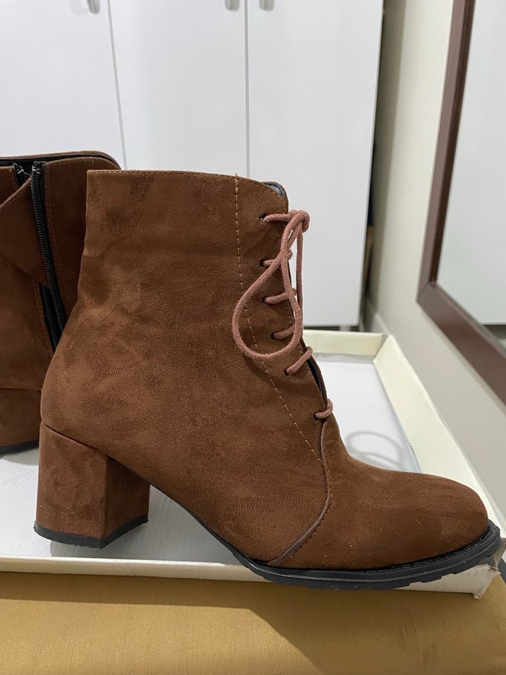 Kahverengi Süet Bağcıklı Stiletto Topuklu Kadın Bot - Görsel 5