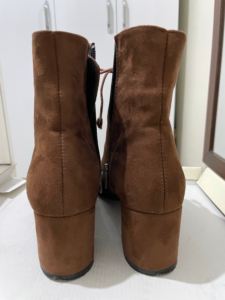 Kahverengi Süet Bağcıklı Stiletto Topuklu Kadın Bot - Görsel 4
