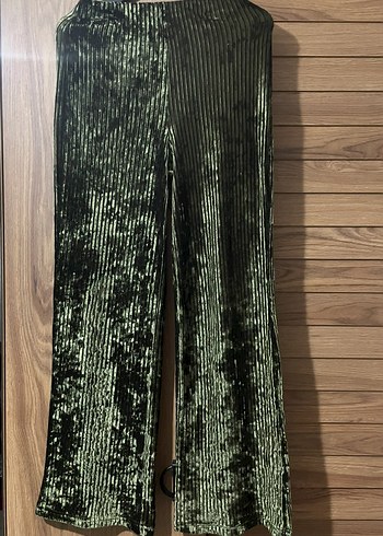 Kadın Yeşil Piliseli Rahat Kumaş Pantolon - Görsel 2