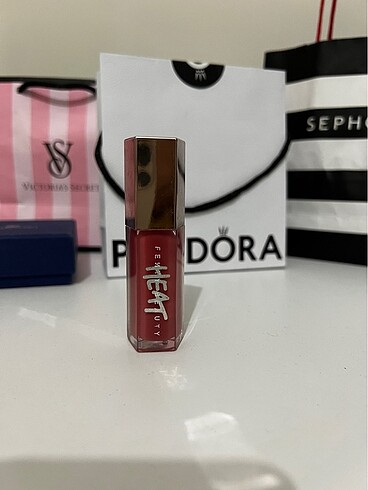 FENTY BEAUTY GLOSS BOMB HEAT Fu$$Y LİPGLOSS
