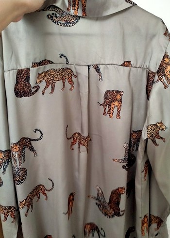 l Beden gri Renk Gri Leopar Desenli Salaş Kadın Gömlek