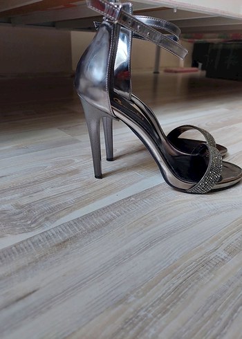 Bambi marka kurşun rengi kadın ince topuklu ayakkabı - Görsel 3