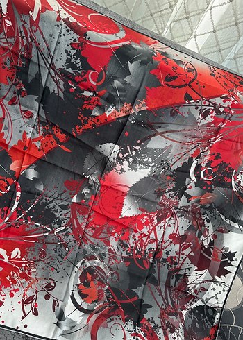 Kadın Kırmızı Gri Desenli Eşarp - Görsel 3