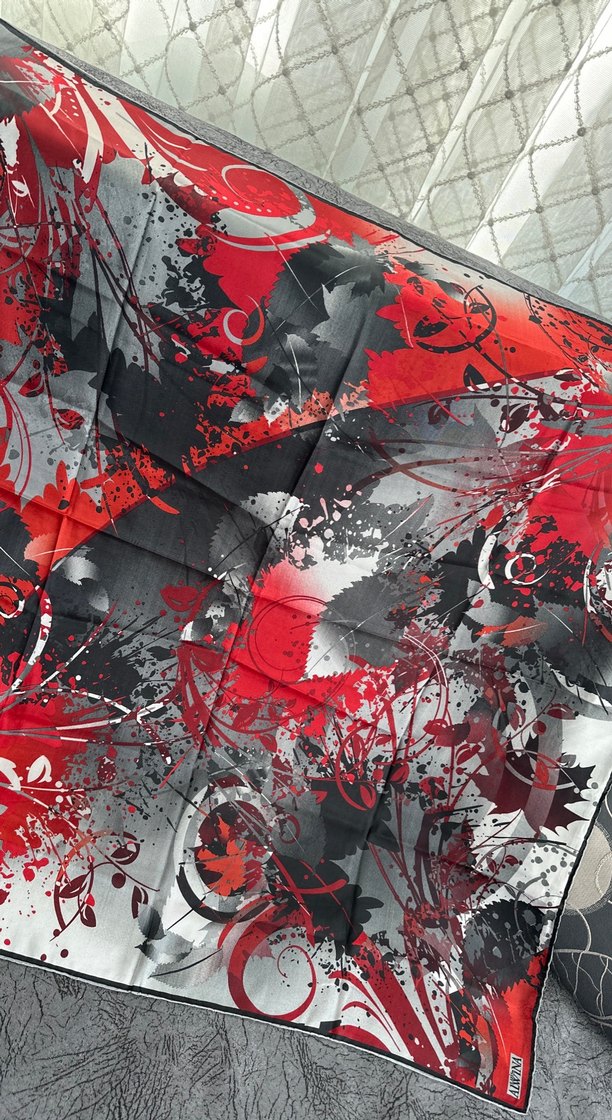 Kadın Kırmızı Gri Desenli Eşarp - Görsel 3