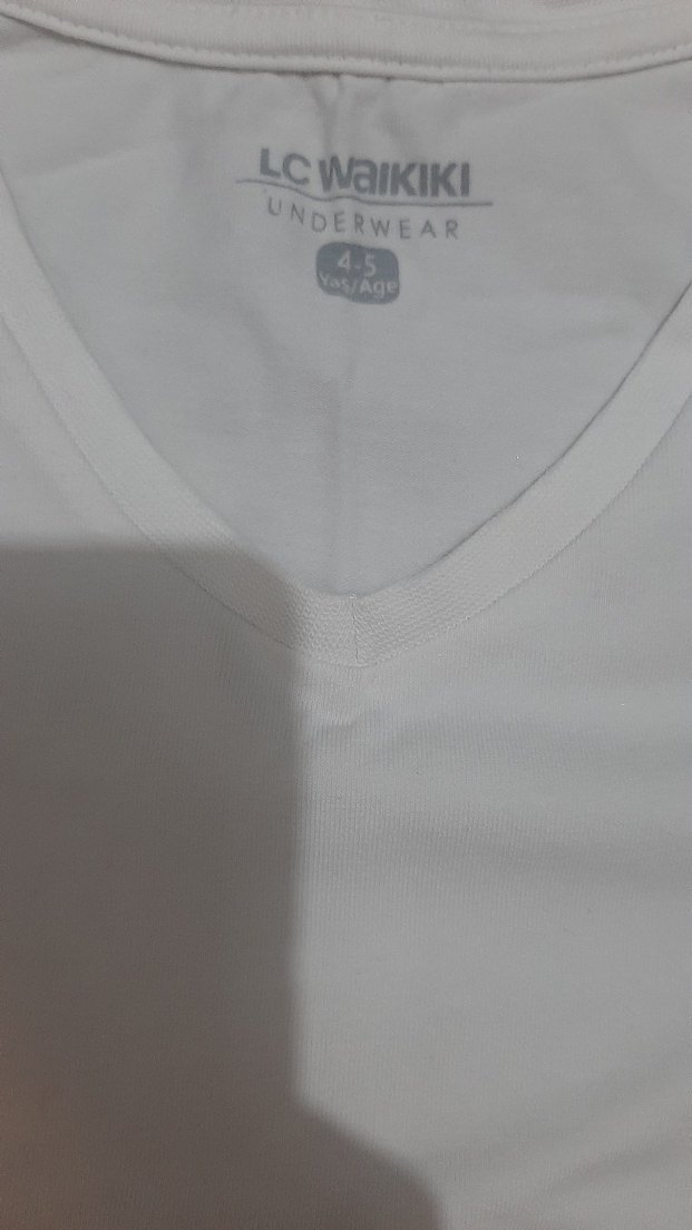 Beyaz V Yaka çocuk Tişörtü - Görsel 3