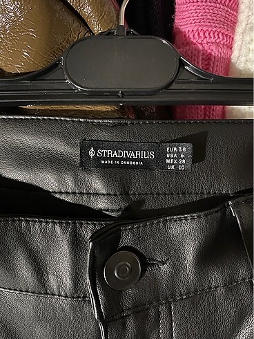 38 Beden STRADIVARIUS DERI PANTOLON