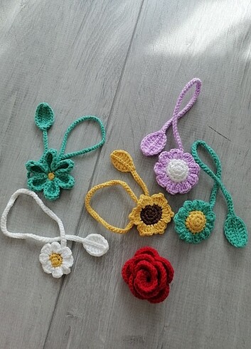 Beden Amigurumi kitap ayracı gül broş