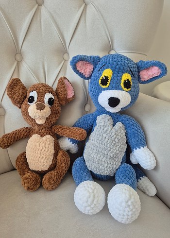 Renkli Mavi ve Kahverengi Peluş Oyuncaklar