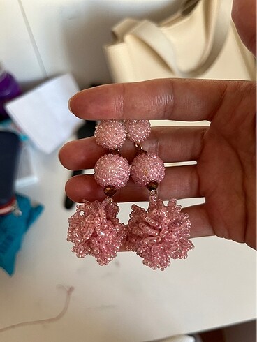 Pembe boncuk küpe