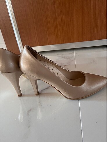 36 Beden altın Renk Stiletto Ayakkabı