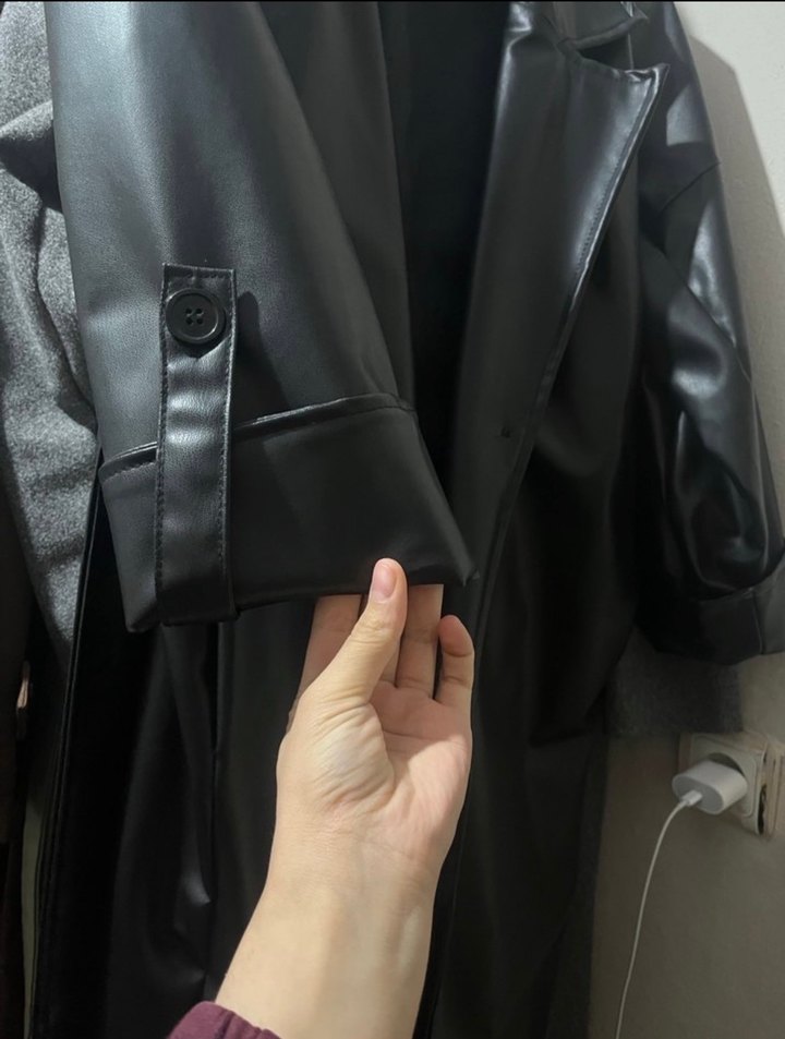 Uzun Siyah Deri Kadın Ceket - Görsel 2