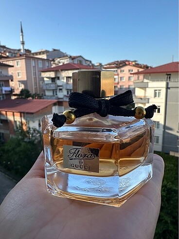 Flora by guccı