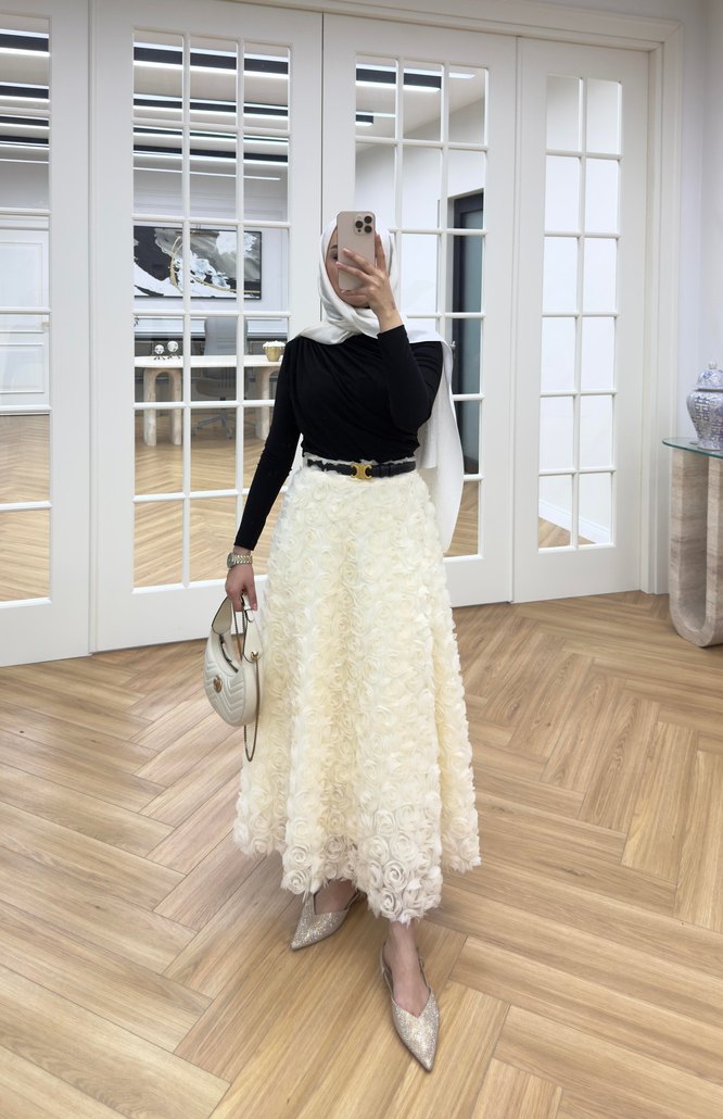 Beyaz Çiçek Desenli Uzun Drapeli Etek - Görsel 2