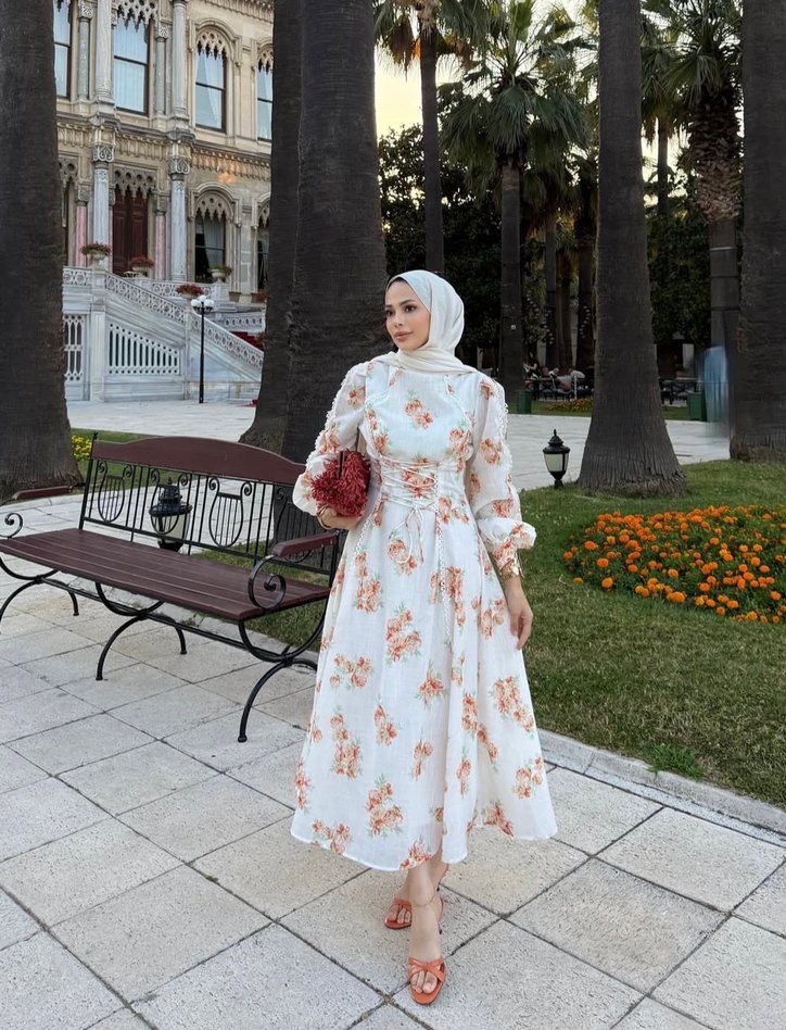 Dantel Detaylı Beyaz Çiçekli Bohem Uzun Elbise - Görsel 4