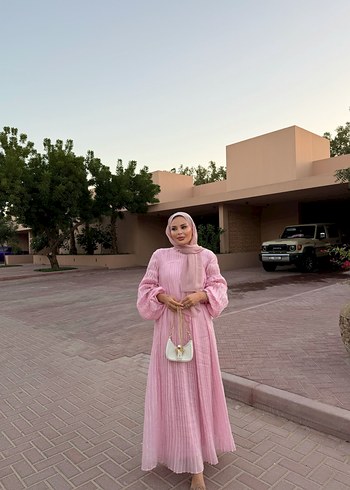 Pembe Uzun Piliseli Kadın Elbise - Görsel 3