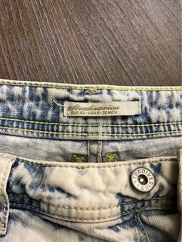 40 Beden Stradivarius kot short