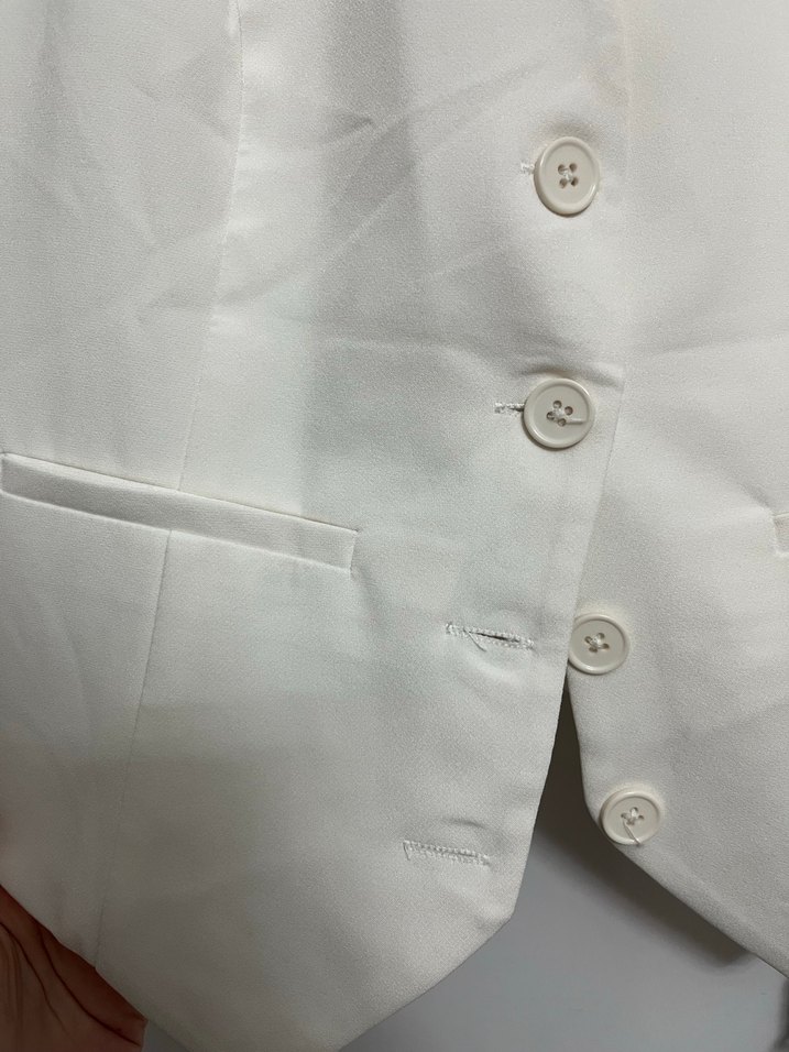 Düğmeli Beyaz Kadın Kolsuz Yelek - Görsel 2