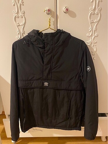 Pull and Bear Pull and bear kanguru mont