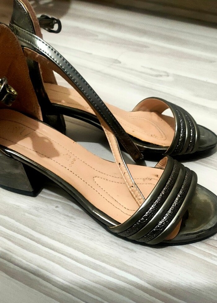 TOPUKLU ABİYE AYAKKABI  - Görsel 3