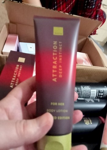 Avon Attraction Deep Instinct Kadın Parfüm Seti - Görsel 4