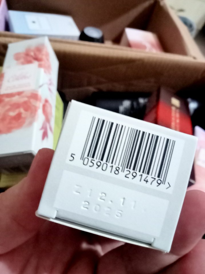 Colobre Kadın EDT 50ml Beyaz Şeftali ve Sakayık - Görsel 3