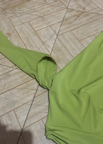 Parlak Yeşil Mini crop sirti acik - Görsel 4