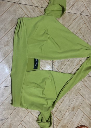 Parlak Yeşil Mini crop sirti acik - Görsel 3