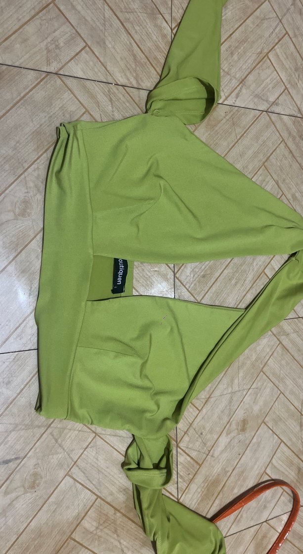 Parlak Yeşil Mini crop sirti acik - Görsel 3