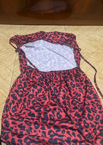 Kırmızı Desenli Uzun Straplez Elbise - Görsel 4