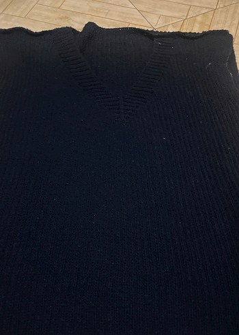 Siyah V Yakalı Örgü Yün Kadın Süveter - Görsel 2